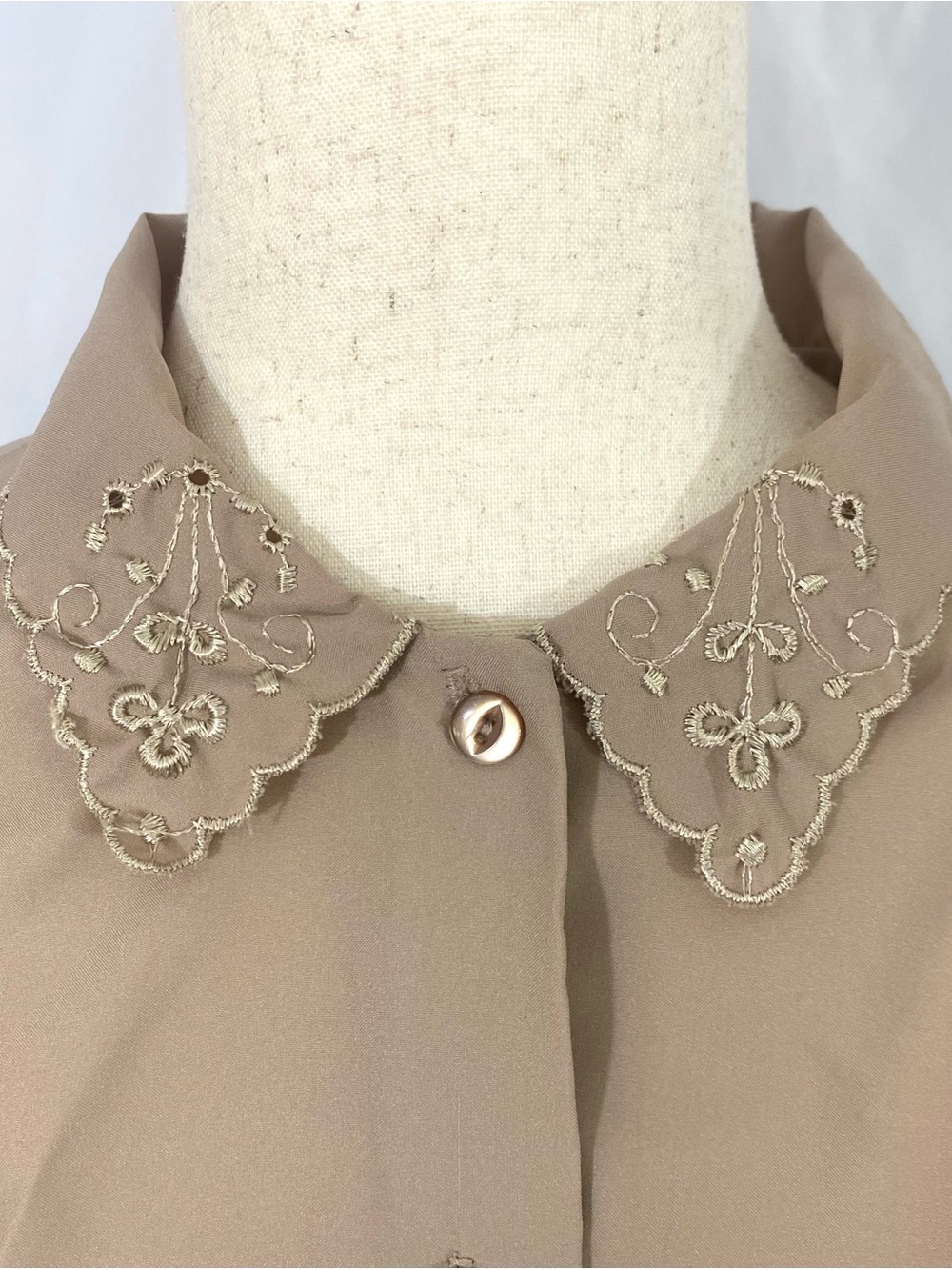 Vintage 80’s Lady Manhattan Tan Long Sleeve Blouse XL - Picture 4 of 7